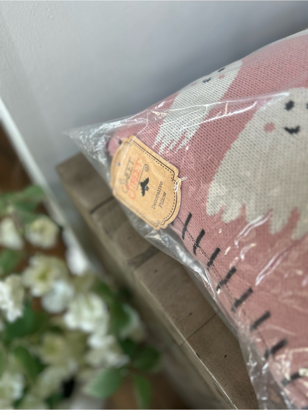 NWT Sweet Street Pink Halloween Knit Ghost Pillow 16x24 Whipstitch Edge - Picture 8 of 8